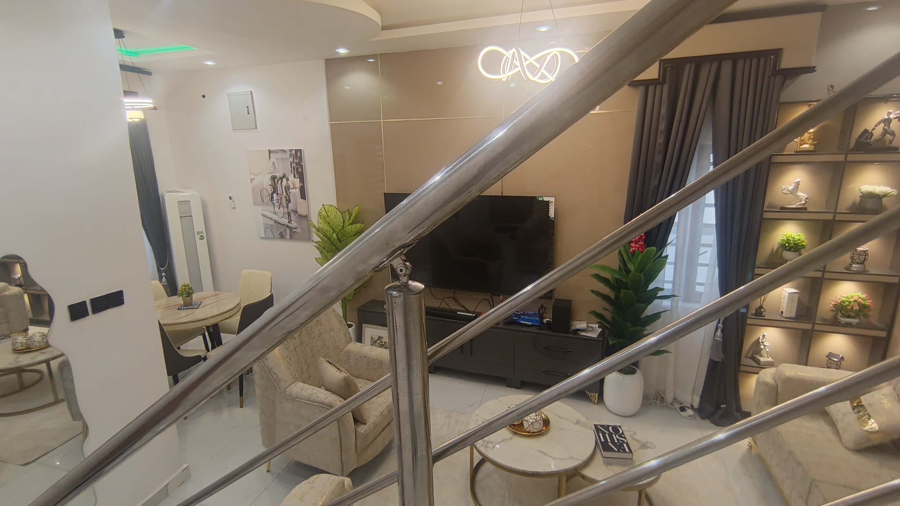 Royal Nest Apartment photo 4