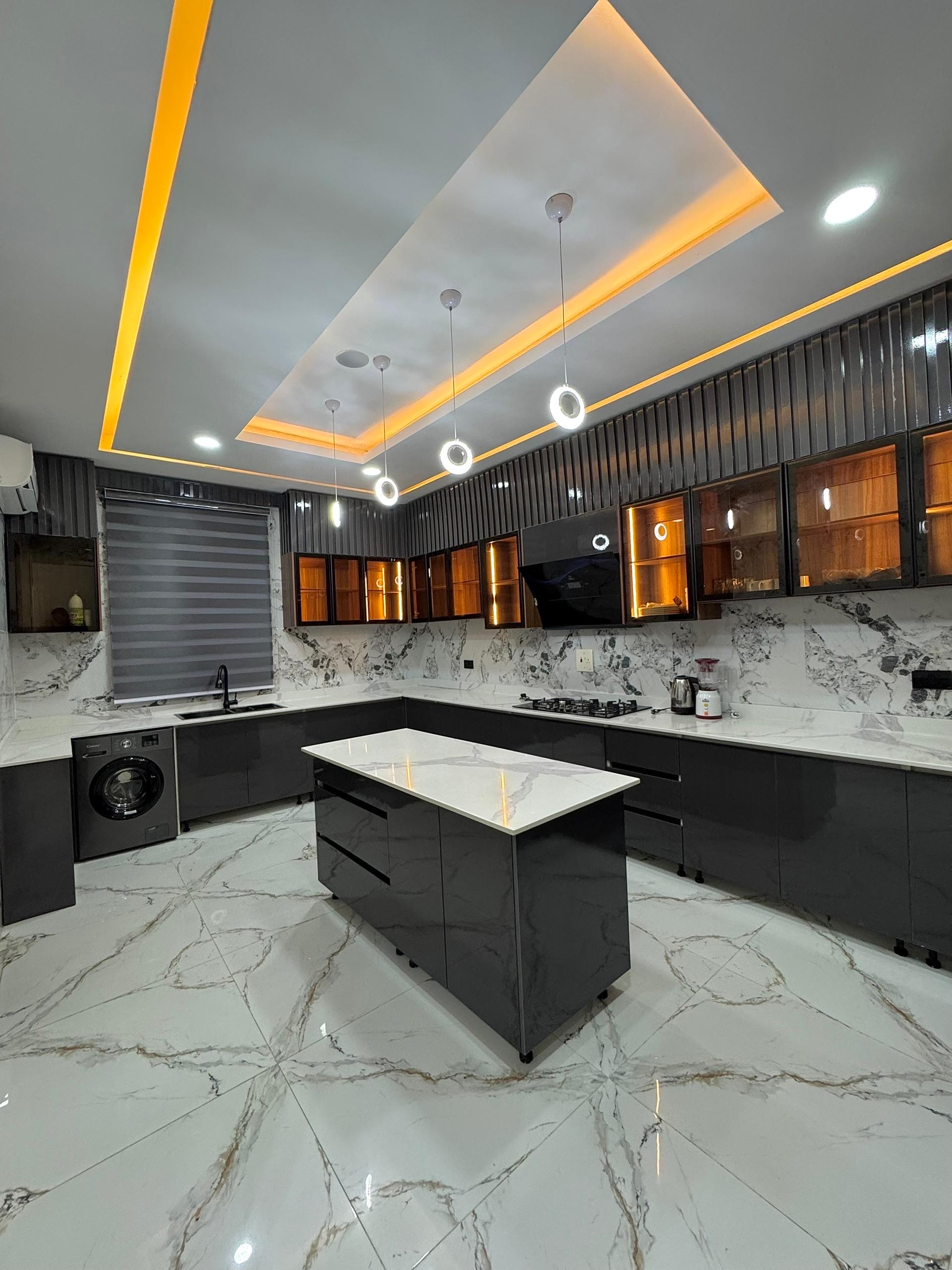 LUXE 6-BEDROOM DUPLEX APARTMENT photo 11