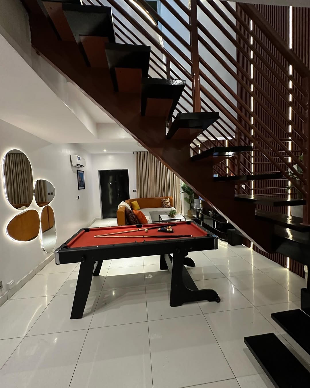 Santa Maria. My *Luxury 2 bedroom Maisonette* with ps5, swimming pool, gym,snooker board, table tennis is available for bookings photo 9