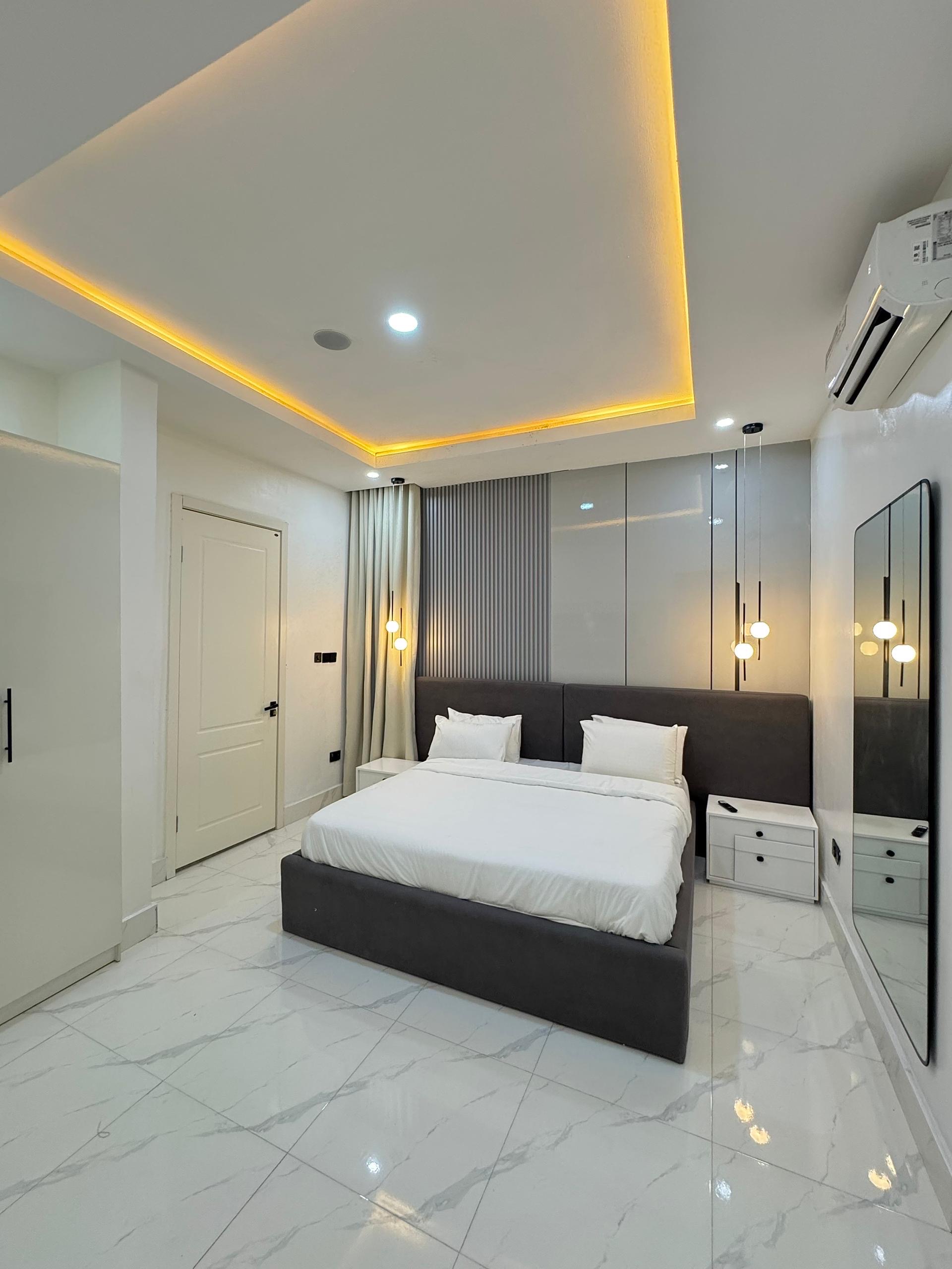 LUXE 6-BEDROOM DUPLEX APARTMENT photo 8