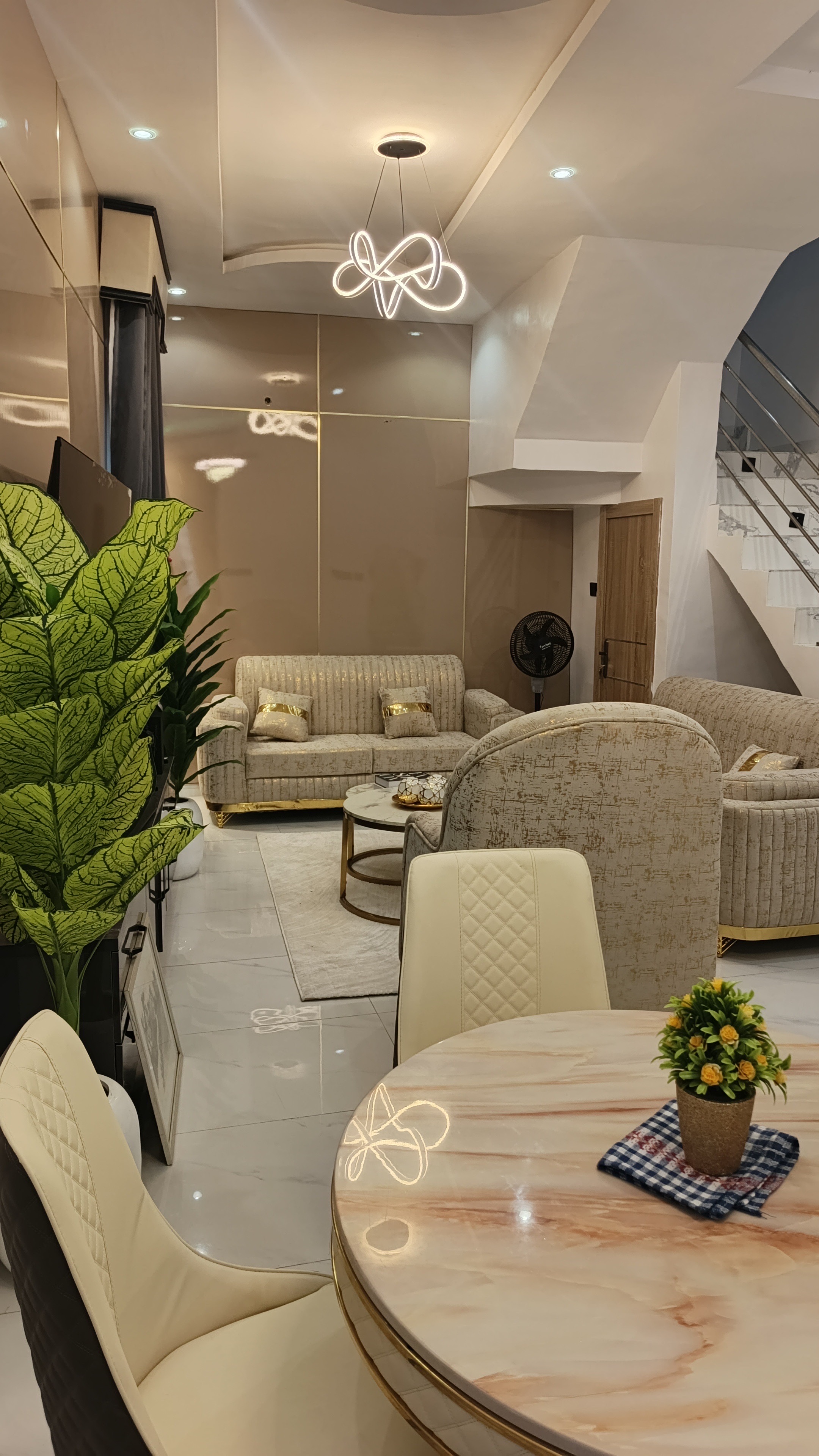 Royal Nest Apartment photo 2