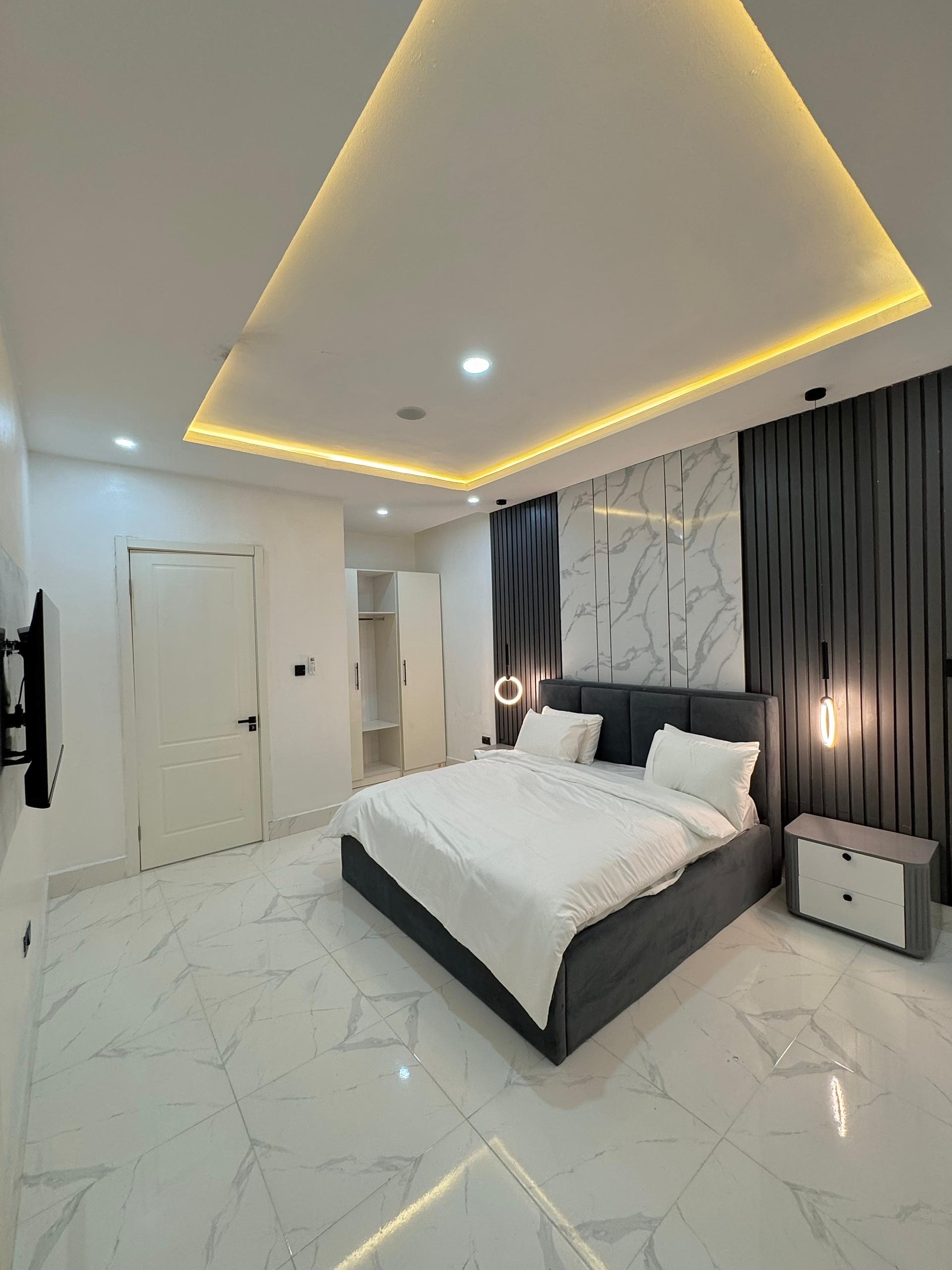 LUXE 6-BEDROOM DUPLEX APARTMENT photo 7