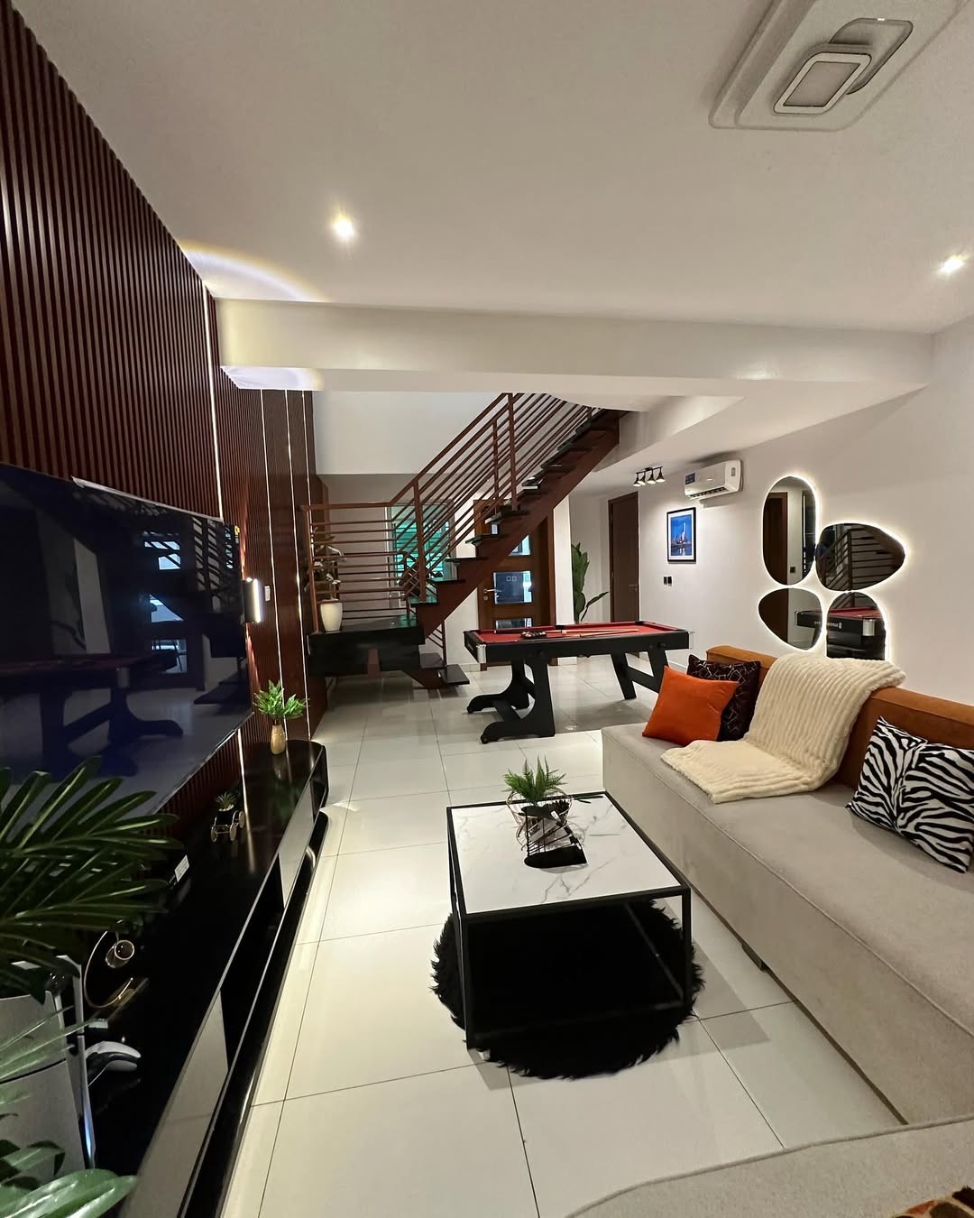 Santa Maria. My *Luxury 2 bedroom Maisonette* with ps5, swimming pool, gym,snooker board, table tennis is available for bookings photo 3