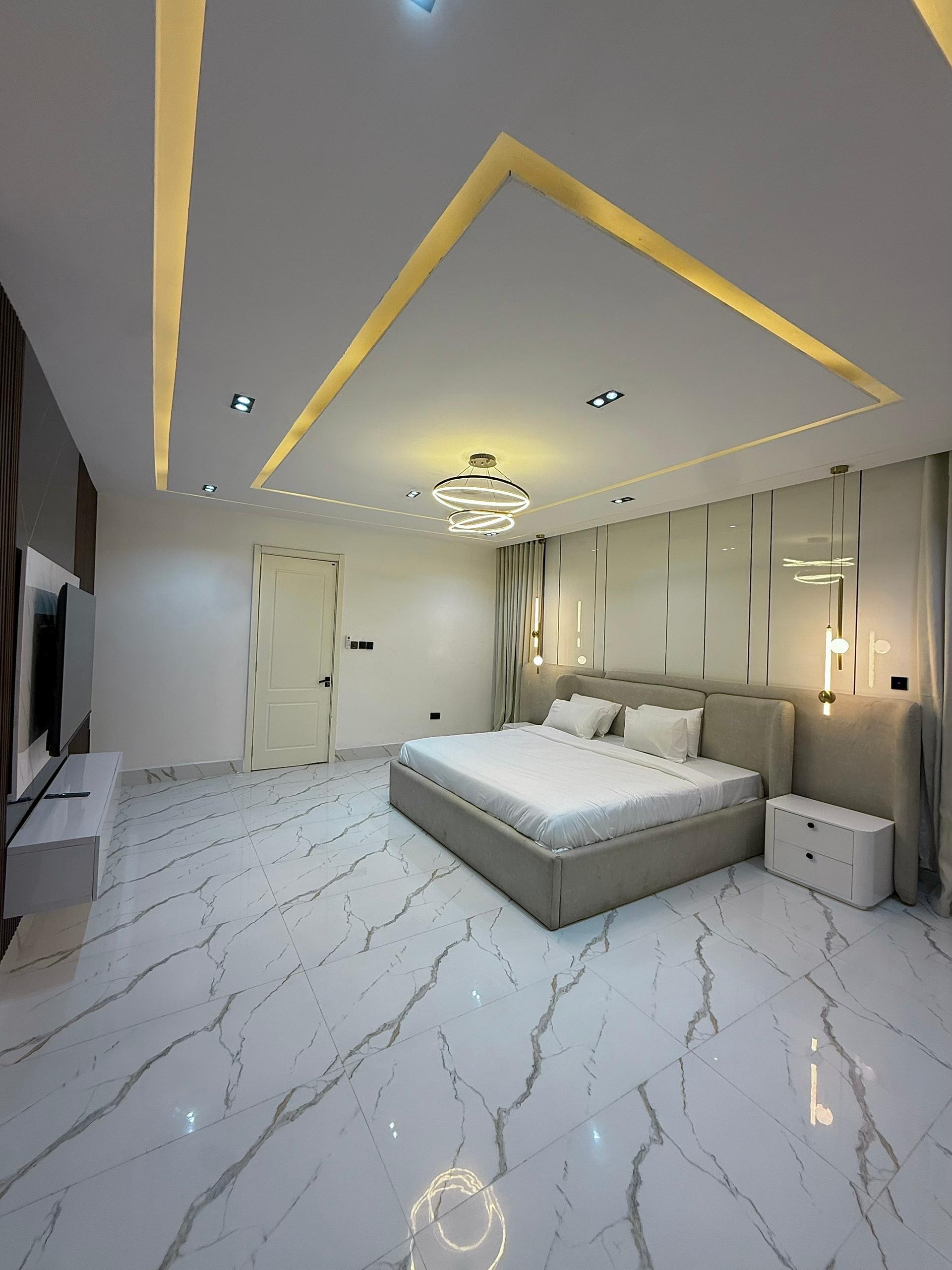 LUXE 6-BEDROOM DUPLEX APARTMENT photo 4