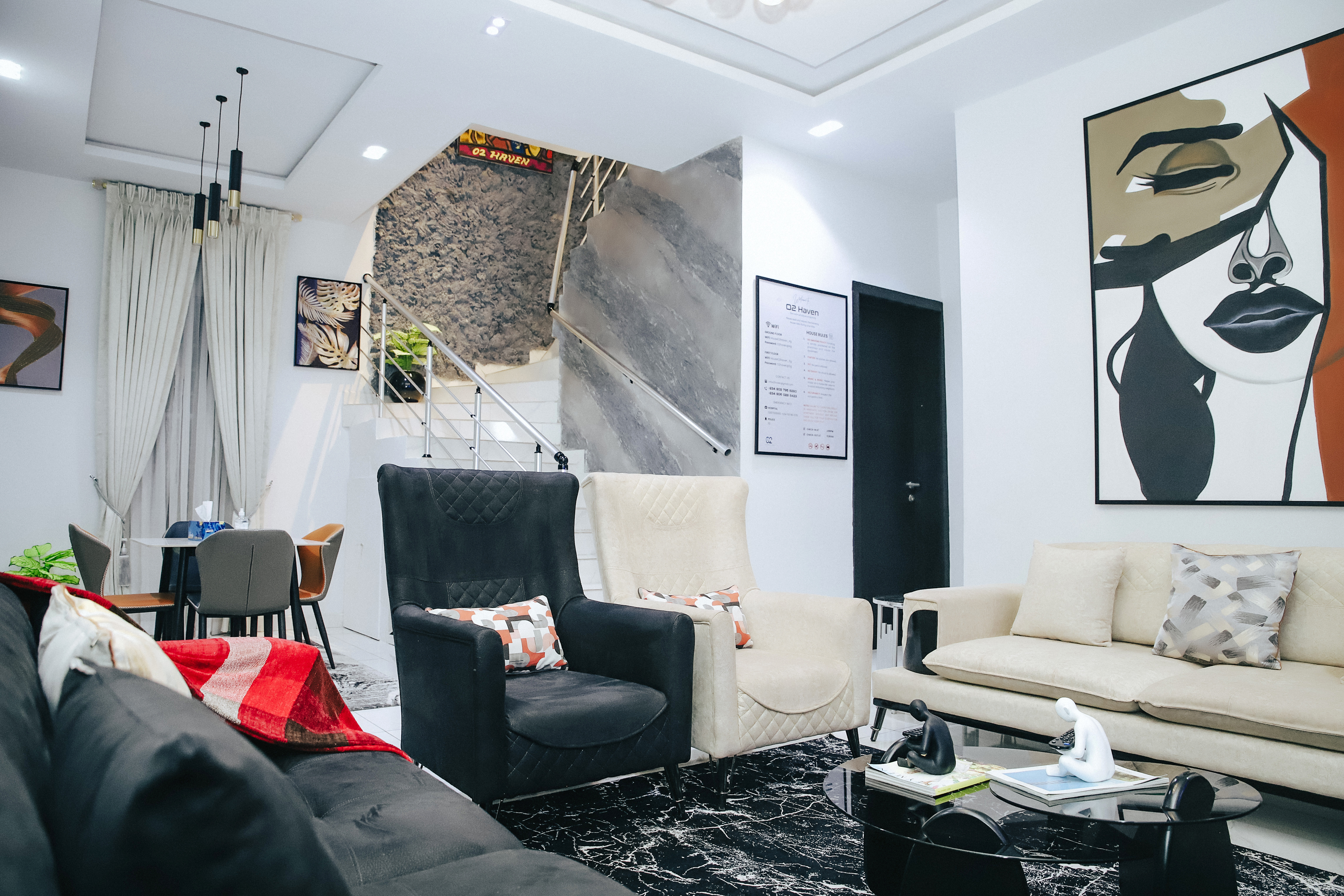 Luxury 4-Bedroom Duplex - Your Perfect Home Away From Home photo 3