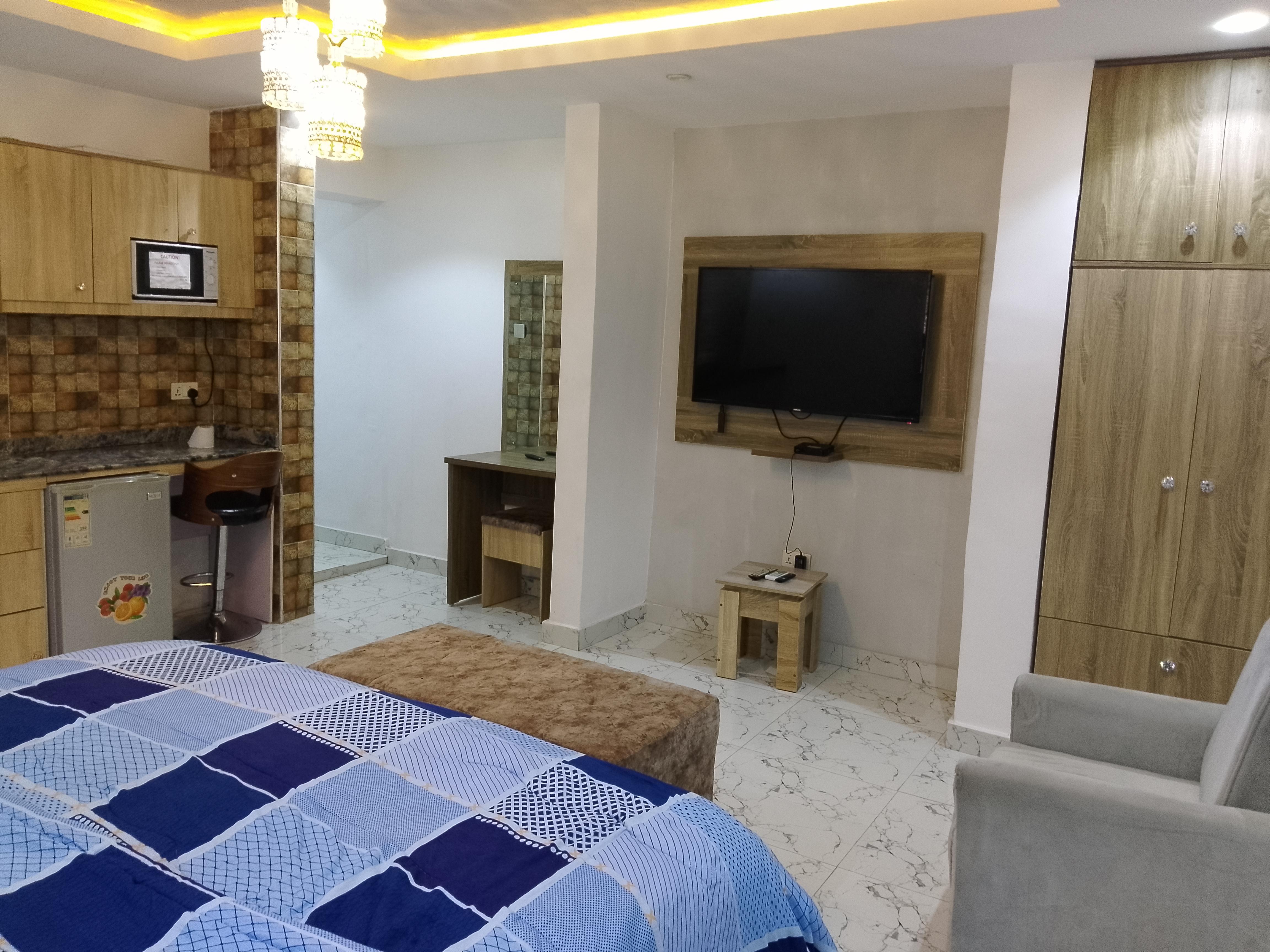 Studio Apartment photo 2