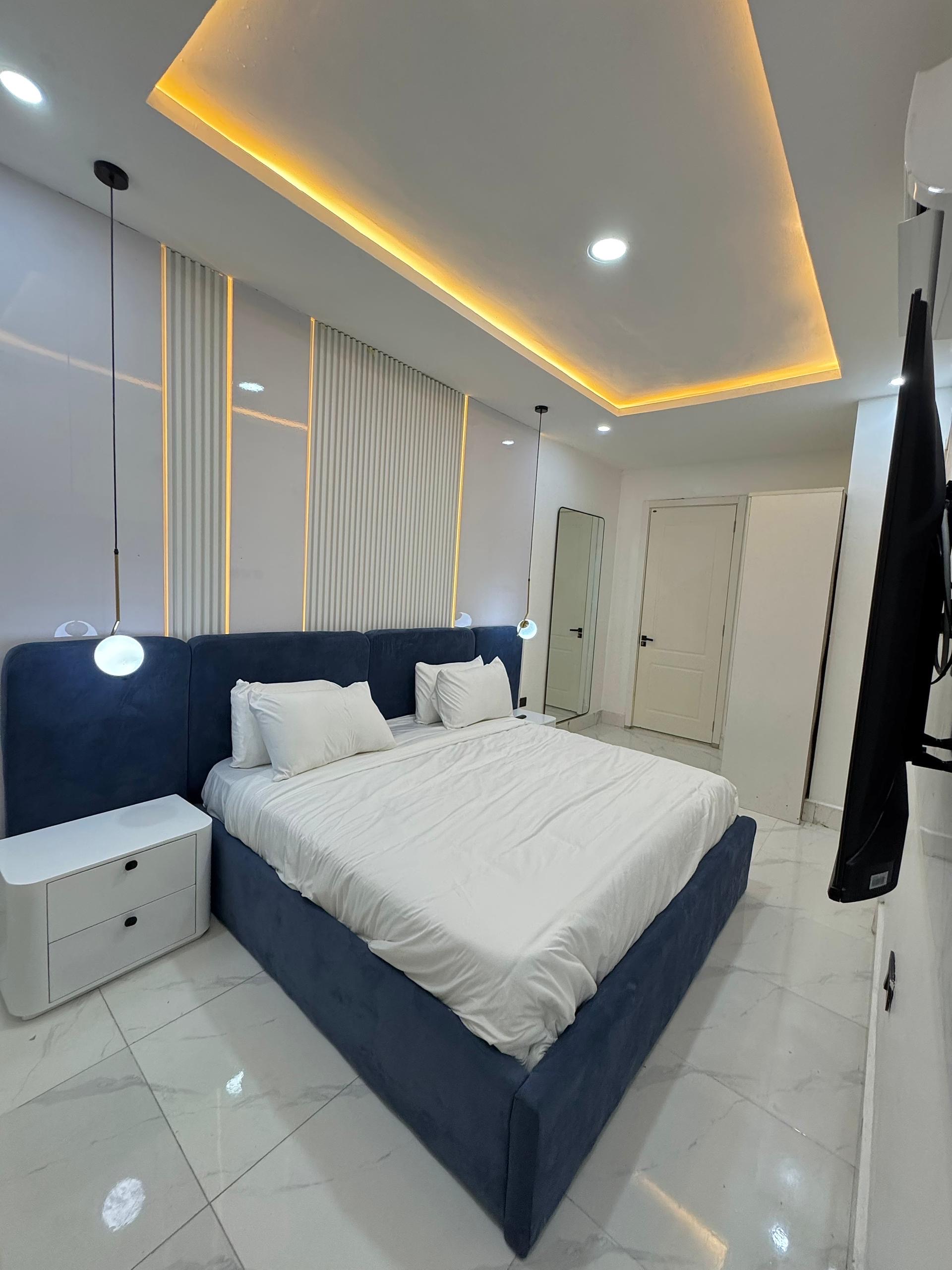 LUXE 6-BEDROOM DUPLEX APARTMENT photo 3